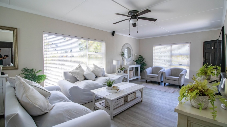 4 Bedroom Property for Sale in Beacon Bay Eastern Cape